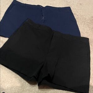 😻PLUSE SIZE BEAUTY Women's Black and Blue Shorts 2 pairs NY and Company shorts